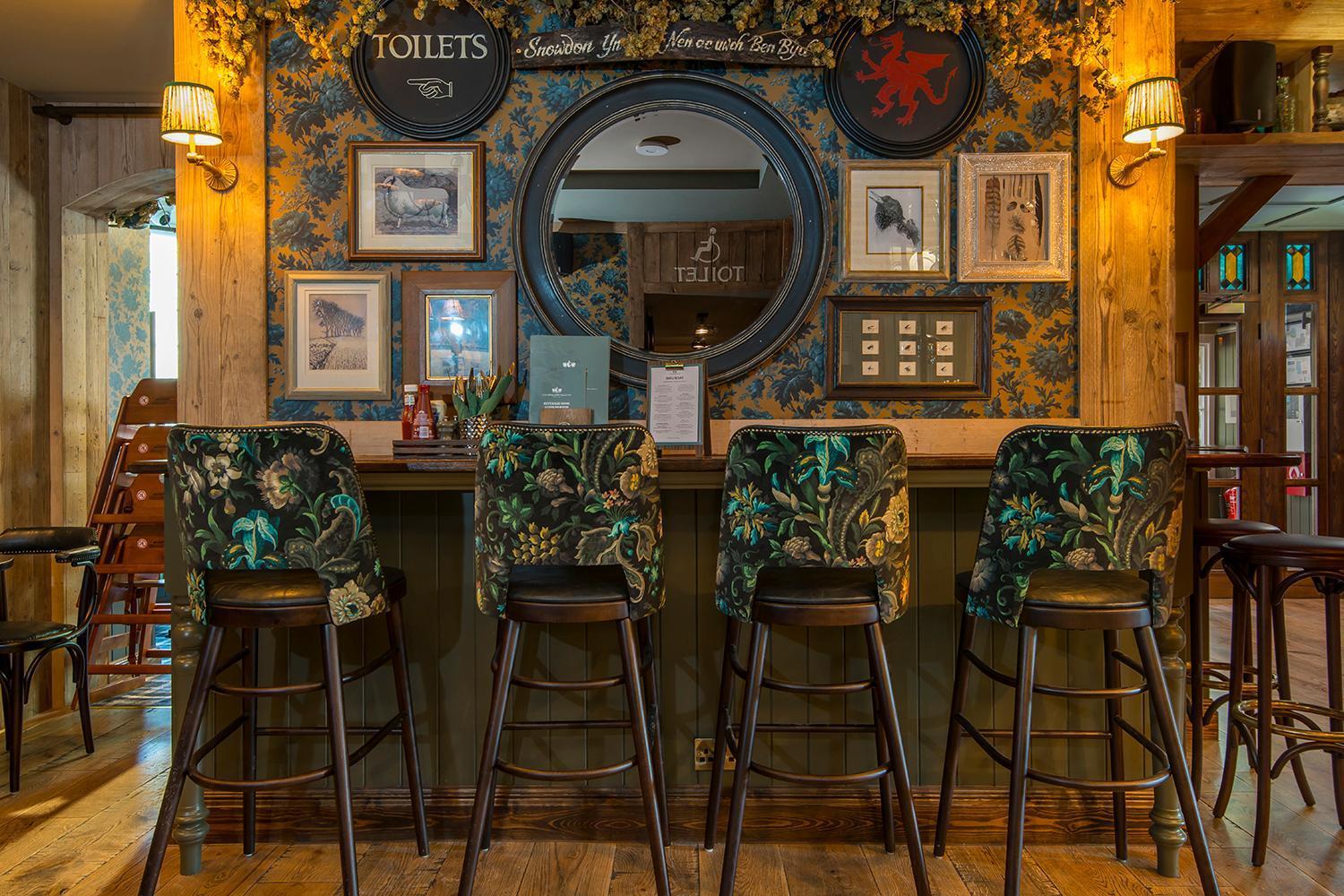 The Swallow Falls Inn - The Inn Collection Group ベトウス・ア・コーエド エクステリア 写真