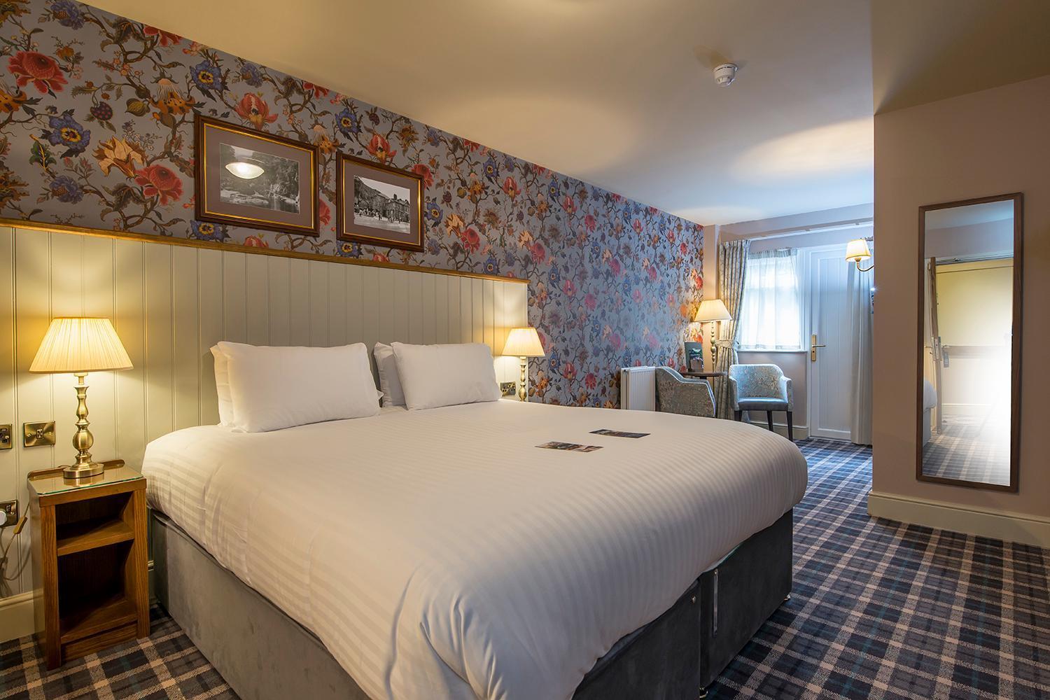 The Swallow Falls Inn - The Inn Collection Group ベトウス・ア・コーエド エクステリア 写真